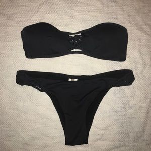 Black bikini